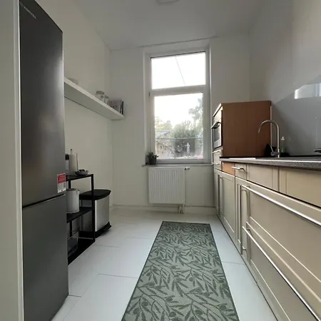 Im Erdgeschoss Ground Floor Near It شقة نيوس