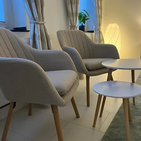 Im Erdgeschoss Ground Floor Near It *