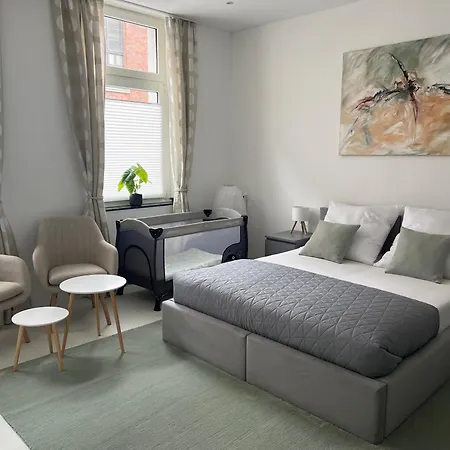 Im Erdgeschoss Ground Floor Near It