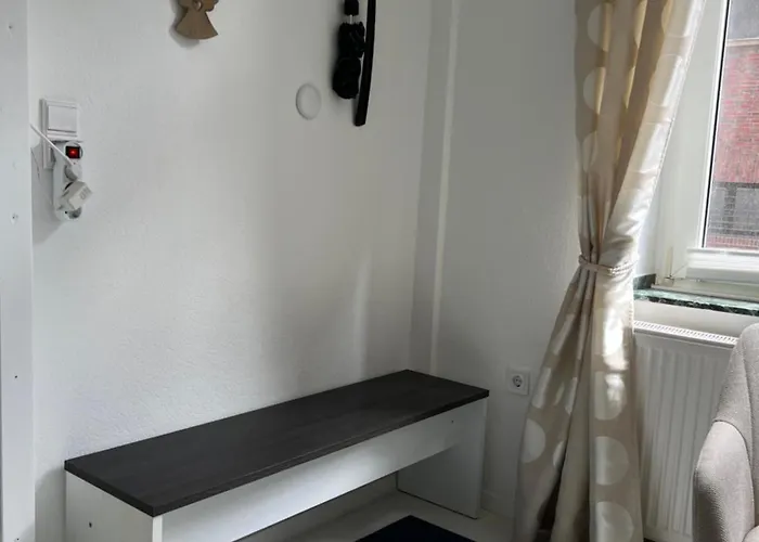 Im Erdgeschoss Ground Floor Near It