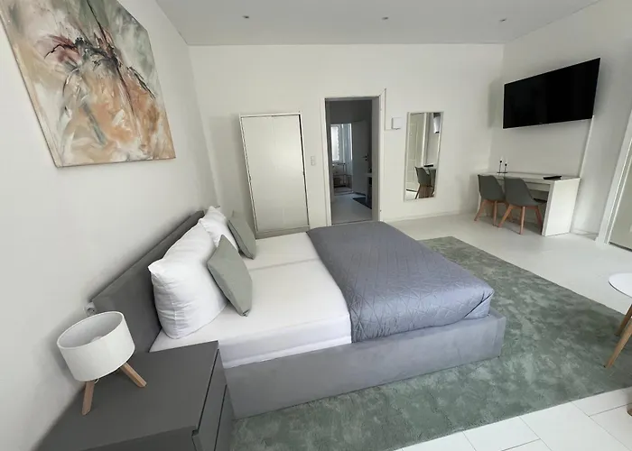 Im Erdgeschoss Ground Floor Near It * Neuss