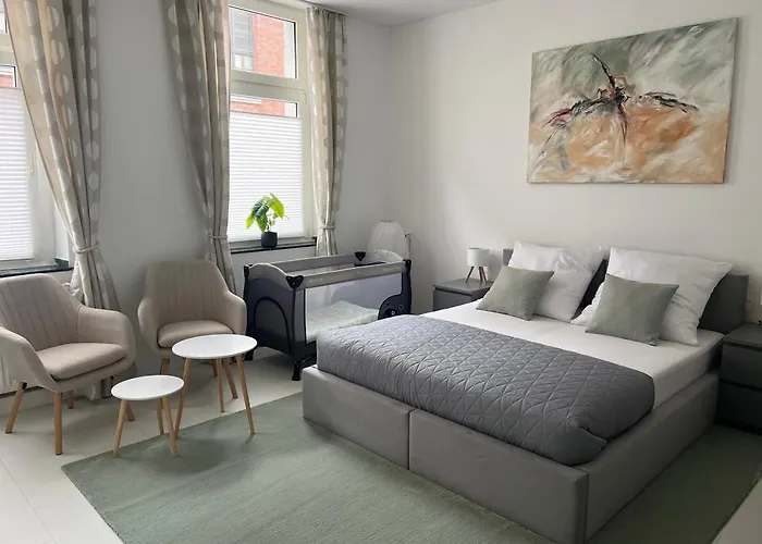 Im Erdgeschoss Ground Floor Near It