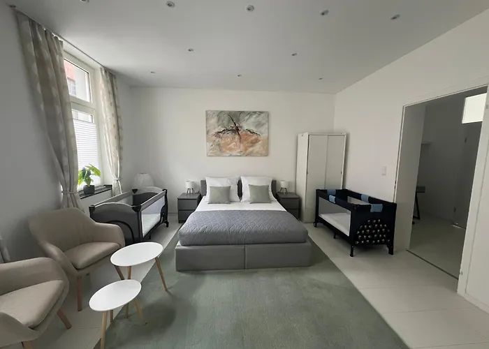 Im Erdgeschoss Ground Floor Near It